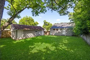 620 S Bell St, Bellville, TX 77418 - Photo 27