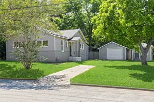620 S Bell St, Bellville, TX 77418 - Photo 1