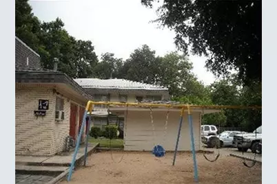 499 W San Antonio, Lockhart, TX 78644 - Photo 3