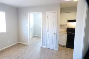 8715 Ilona Ln, Houston, TX 77025 - Photo 11