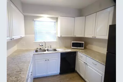 8715 Ilona Lane, Houston, TX 77025 - Photo 9