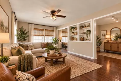 4505 Larch Lane #B, Bellaire, TX 77401 - Photo 7