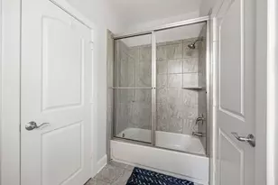 5119 Locust St, Bellaire, TX 77401 - Photo 37