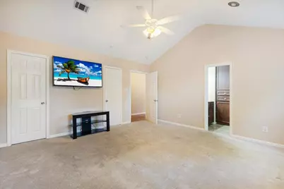 9506 E Avenue I, Houston, TX 77012 - Photo 17