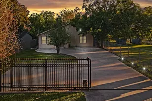 9506 E Avenue I, Houston, TX 77012 - Photo 1