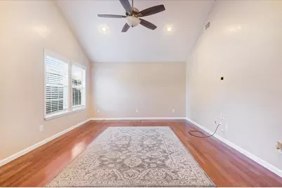 9506 E Avenue I, Houston, TX 77012 - Photo 9