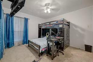 8618 Scenic Green Dr, Houston, TX 77088 - Photo 17