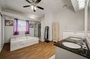 8618 Scenic Green Dr, Houston, TX 77088 - Photo 23