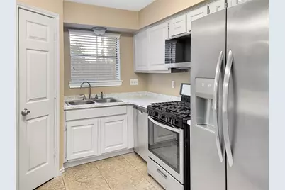 1111 Baker Drive, Tomball, TX 77375 - Photo 5