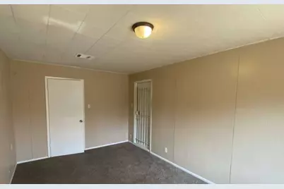 10818 Carlton Drive, Houston, TX 77047 - Photo 13