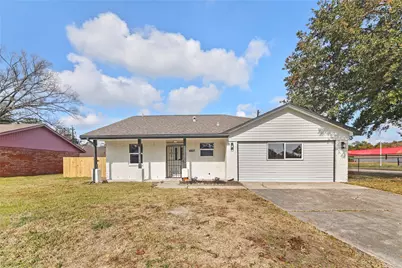 10027 Valley Sun Drive, Houston, TX 77078 - Photo 1