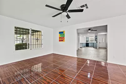 10027 Valley Sun Drive, Houston, TX 77078 - Photo 21