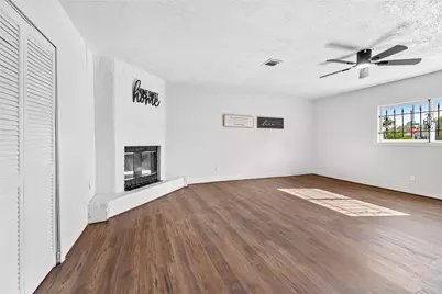 10027 Valley Sun Drive, Houston, TX 77078 - Photo 15