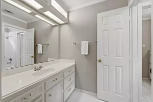 54 N Wooded Brook Cir, The Woodlands, TX 77382 - Photo 23