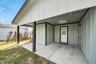 7338 Hurtgen Forest Rd, Houston, TX 77033 - Photo 17