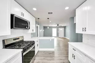 7338 Hurtgen Forest Rd, Houston, TX 77033 - Photo 5