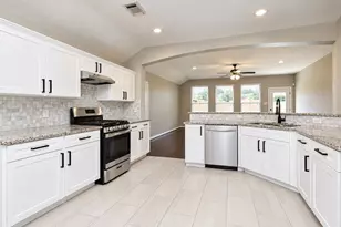 11502 Cecil Summers Way, Houston, TX 77089 - Photo 5