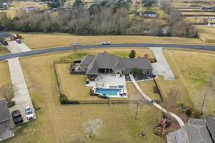 422 Lago Circle Dr N, Santa Fe, TX 77517 - Photo 11