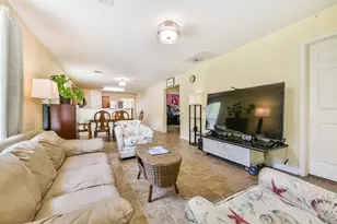 207 Oakridge Dr, Hitchcock, TX 77563 - Photo 5