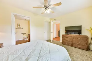 207 Oakridge Dr, Hitchcock, TX 77563 - Photo 13