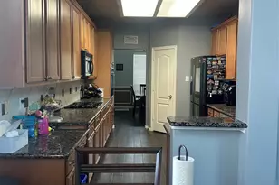 3002 Wilshire Ln, Baytown, TX 77521 - Photo 9