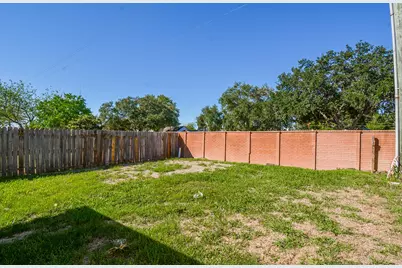 16518 Monte Carlo Lane, Houston, TX 77053 - Photo 27