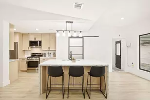 3327 Freshmeadows Dr, Houston, TX 77063 - Photo 11