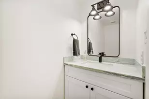 3327 Freshmeadows Dr, Houston, TX 77063 - Photo 23