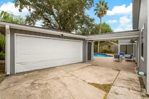 3327 Freshmeadows Dr, Houston, TX 77063 - Photo 35