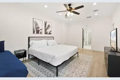 3327 Freshmeadows Drive, Houston, TX 77063 - Photo 25