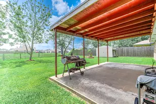 720 S Remington Dr, Angleton, TX 77515 - Photo 25