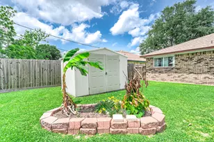 720 S Remington Dr, Angleton, TX 77515 - Photo 29