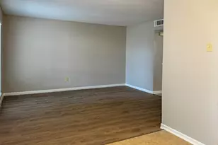 2101 6th Ave N, Texas City, TX 77590 - Photo 3
