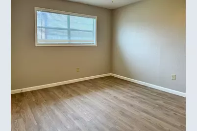 2101 6th Avenue N #7, Texas City, TX 77590 - Photo 11