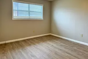 2101 6th Ave N, Texas City, TX 77590 - Photo 11