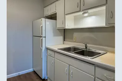 2101 6th Avenue N #7, Texas City, TX 77590 - Photo 5