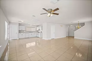 3739 E Traditions Ct, Houston, TX 77082 - Photo 9