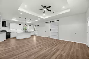 1902 Westview Dr, Alvin, TX 77511 - Photo 9