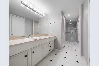 656 S Ripple Creek Drive #656, Houston, TX 77057 - Photo 19