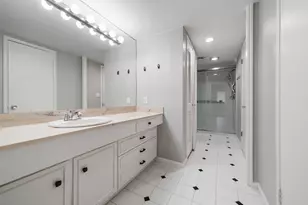 656 S Ripple Creek Dr, Houston, TX 77057 - Photo 19