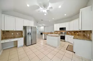 1626 Maryvale Dr, Katy, TX 77494 - Photo 7