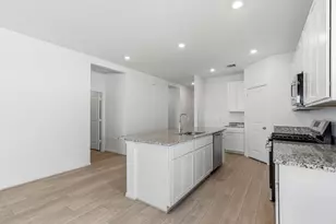 615 Yaupon Holly Dr, Rosenberg, TX 77471 - Photo 3