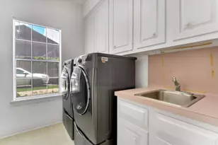 1038 Trapper Hill Dr, Houston, TX 77077 - Photo 7