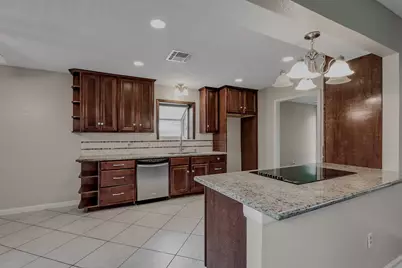 706 S Diamondhead Boulevard, Crosby, TX 77532 - Photo 7