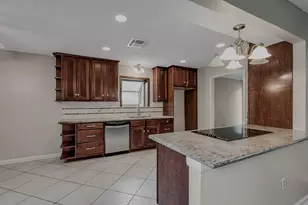 706 S Diamondhead Blvd, Crosby, TX 77532 - Photo 7