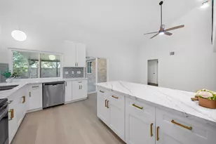 1910 Brushy Creek Dr, Sugar Land, TX 77478 - Photo 11