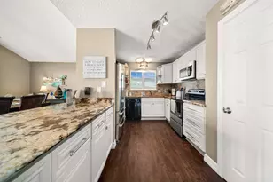 22819 Gulf Dr, Galveston, TX 77554 - Photo 11