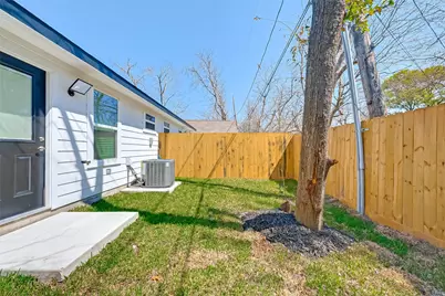 7339 Krueger Road #B, Houston, TX 77033 - Photo 45