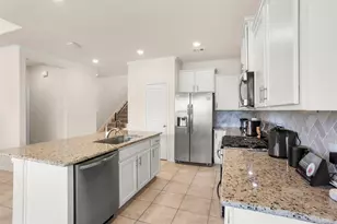 2335 Brayden Mills Ln, League City, TX 77573 - Photo 3