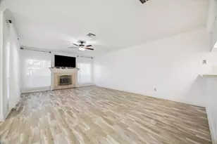 880 Tully Rd, Houston, TX 77079 - Photo 11